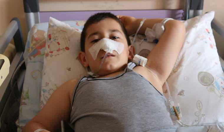 7 yaşındaki çocuk mıknatıslı toplar yuttu: Bağırsağı delindi