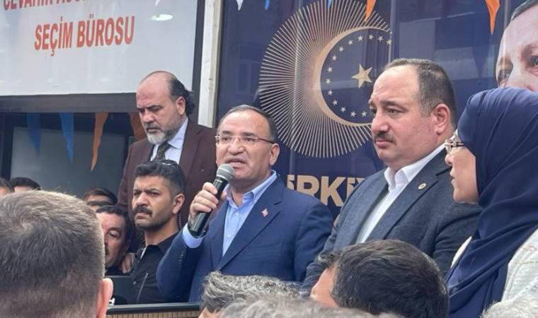 Bekir Bozdağ'dan Ahmet Kaya çıkışı: 'Kılıçdaroğlu'nu alkışlayanlar yüzünden gitti'