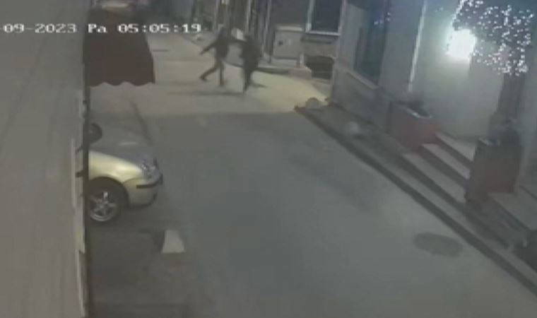 Beyoğlu'nda 'köpek bakımı' tartışması: Tartıştığı kişiyi bıçakladı