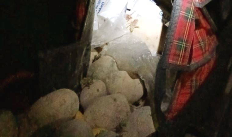 Yer Adana... Patates dolu bez çantadan 896 uyuşturucu hap çıktı