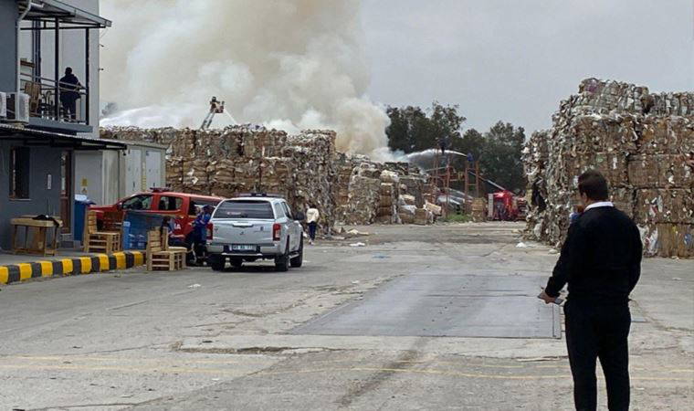 Geri dönüşüm tesisinde yangın paniği!