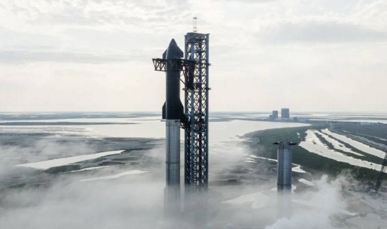 Dünyanın en büyük roketi dakikalar sonra fırlatılacak!