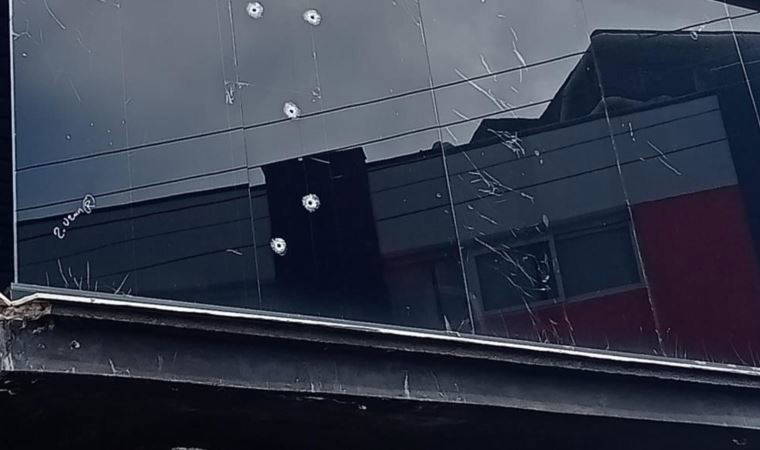 İzmir’de motosikletli saldırgan iş yerlerini taradı: 1’i ağır 3 yaralı