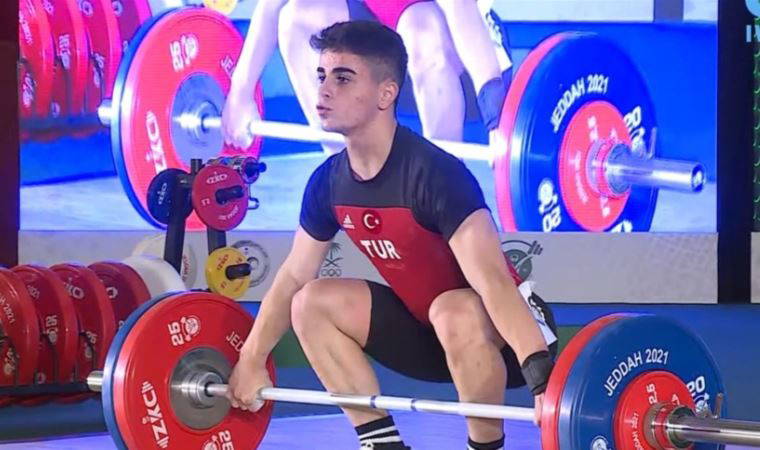 Milli halterciler Ermenistan'da 3 madalya kazandı