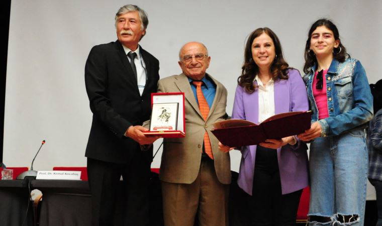 Aydınlanma Onur Ödülü Yakup Kepenek’e verildi