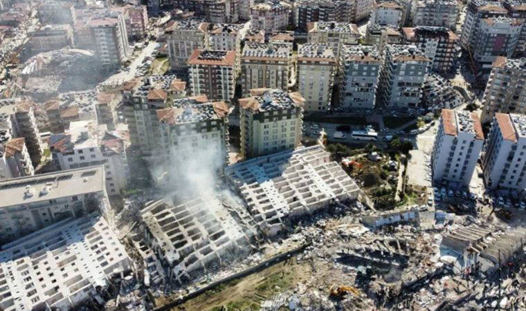 Rönesans Rezidans’ın enkazından çıkmayan 55 kişinin yakınlarının umudu tükendi: Bir mezarları olsun