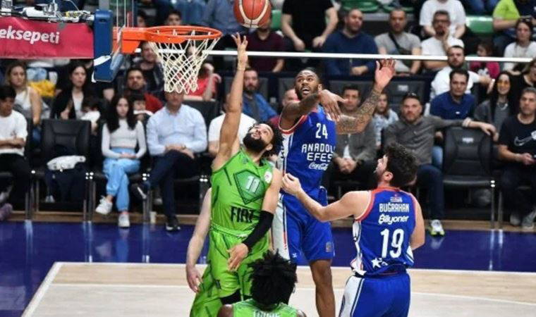 Anadolu Efes, deplasmanda kayıp!