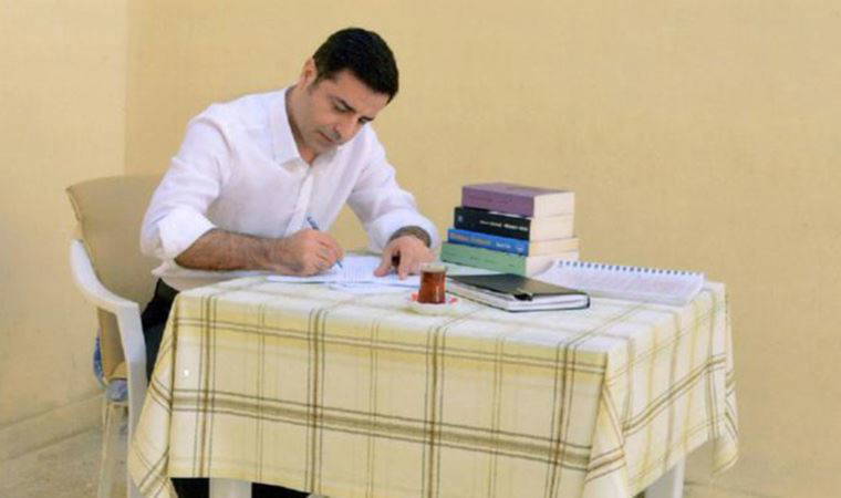 Selahattin Demirtaş'tan Erdoğan'a: Saray yaşamı seni bitirmiş, yazık