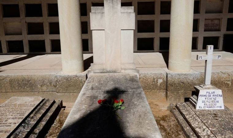 Faşist liderin naaşı anıttan çıkarılacak