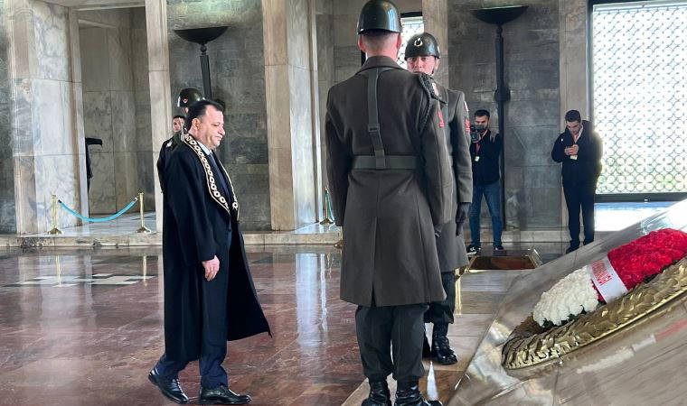 Anayasa Mahkemesi heyeti Anıtkabir'de: Başkan Arslan'dan Özel Defter'e dikkat çeken not