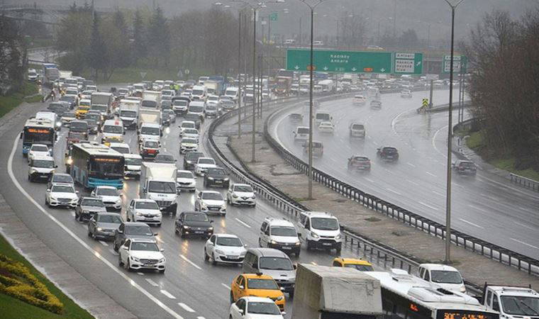 İstanbul'da yağış etkili oldu: Trafik yoğunluğunda son durum