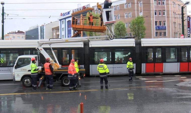 Kabataş-Bağcılar hattında kopan tel seferleri aksattı
