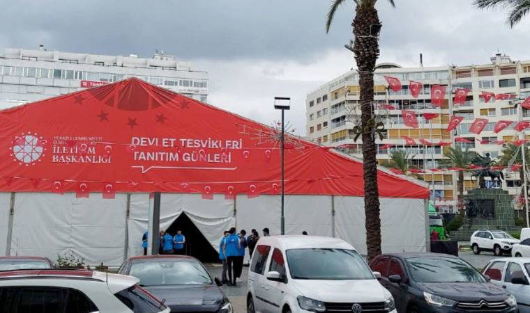 İzmir'de Ata’nın önüne çadır kurdular