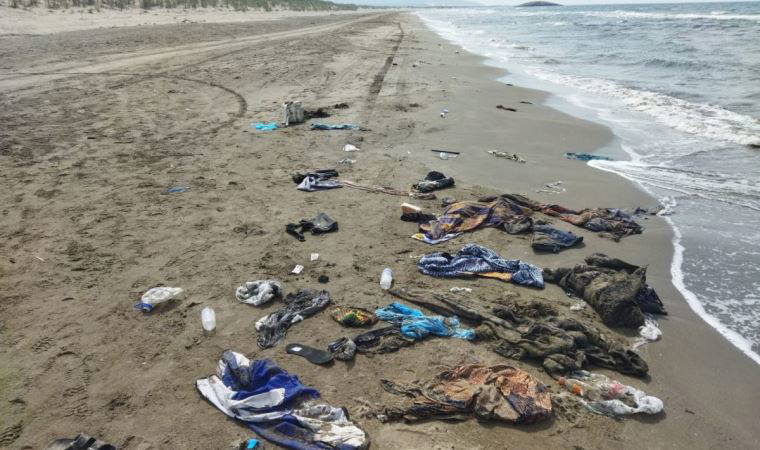 Ege’de can pazarı: Lastik botları batan düzensiz göçmenler yüzerek karaya çıktı