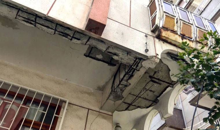 Avcılar'da çatlaklarla dolu bina tedirginlik yaratıyor