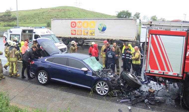 Kazaya giden itfaiye aracına ve ambulansa otomobil çarptı: 7 yaralı