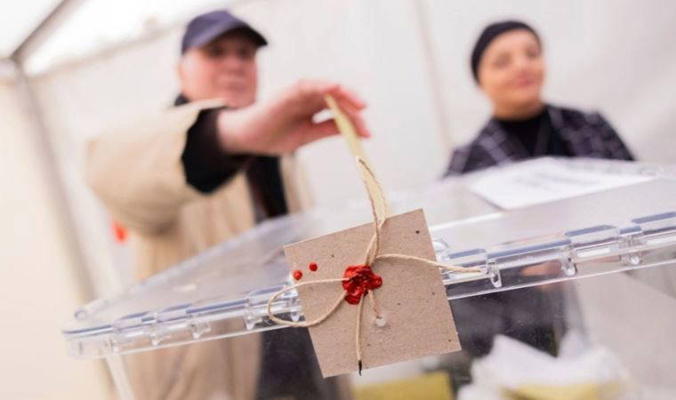 Almanya'da Türkiye'deki genel seçimler için oy verme işlemi başladı