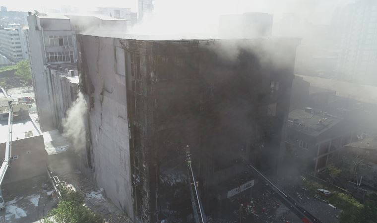 Bina havadan görüntülendi... Akit Medya Grubu'nun da bulunduğu binadaki yangında 17'nci saat