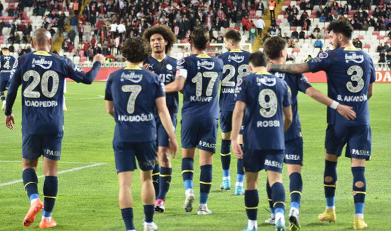 Fenerbahçe zorlu Sivas'tan kolay döndü! Sivasspor 1-3 Fenerbahçe