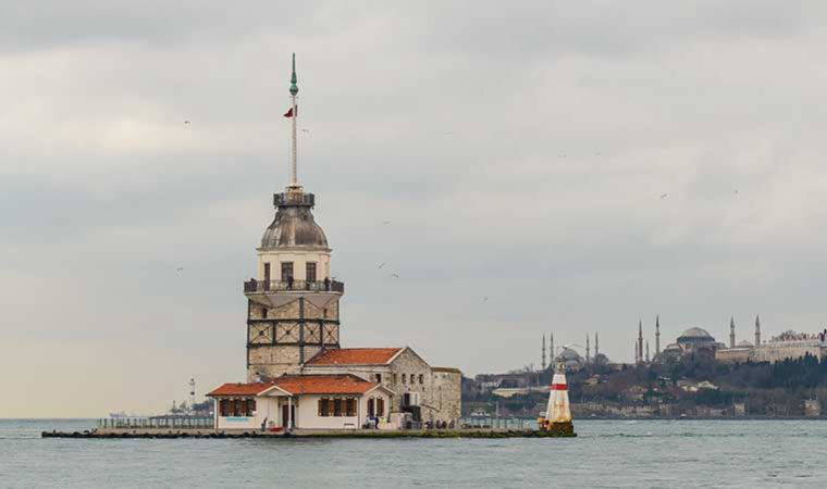 İş makinelerinin varlığıyla dikkat çeken Kız Kulesi restorasyonunda son durum