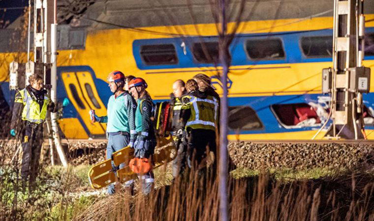 Hollanda'da tren kazası: 1 ölü, 30 yaralı