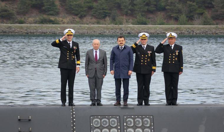 Dumlupınar denizaltısı şehitleri facianın 70'inci yılında anıldı