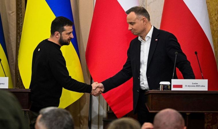 Polonya, Zelenski'ye ülkenin en yüksek nişanını takdim etti