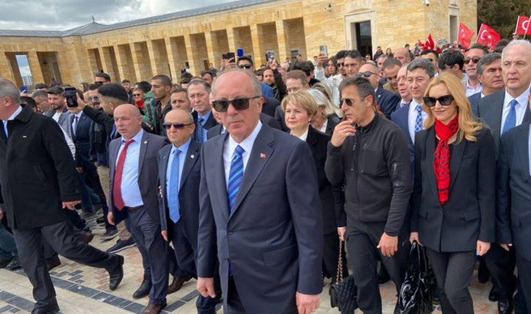 Muharrem İnce'den Anıtkabir'e ziyaret