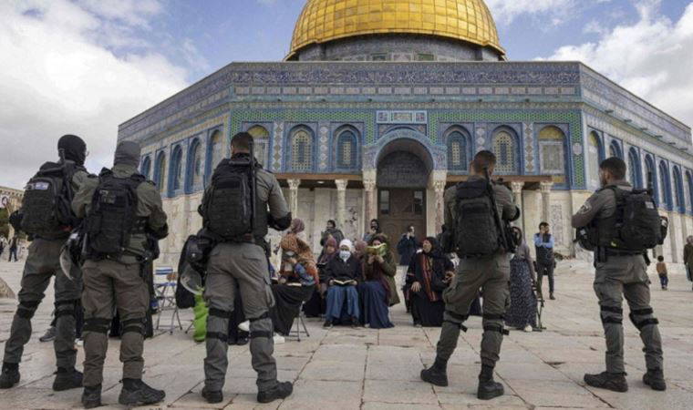 İsrail polisi, Mescid-i Aksa'ya giden gruba müdahale etti