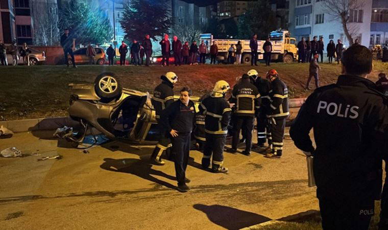 Aynı yöne giden otomobiller çarpıştı: 1 ölü, 6 yaralı