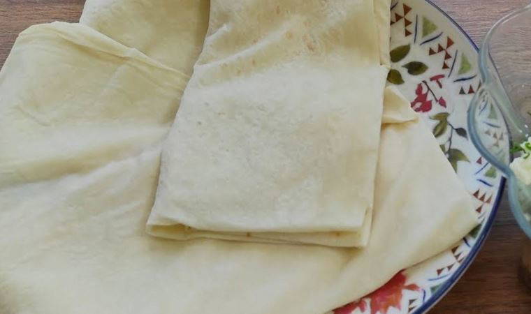 Yufka açma derdi yok.. Sahur için hazırlanan en hızlı börek.. Tarifi de basit..