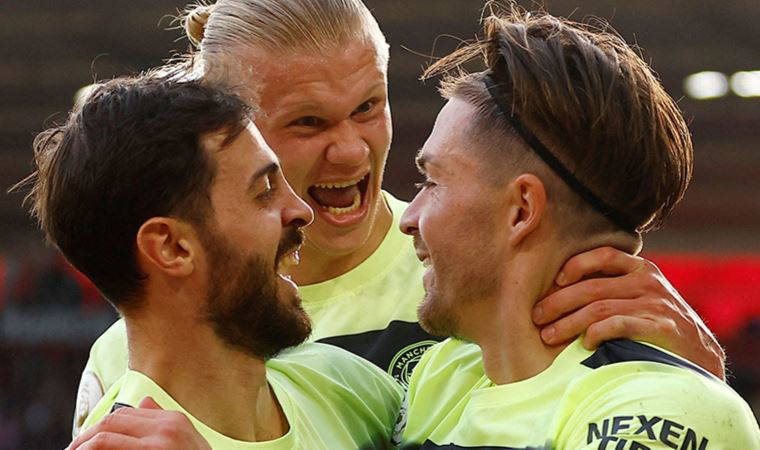 Premier Lig'de Manchester City, Southampton'ı 4 golle geçti