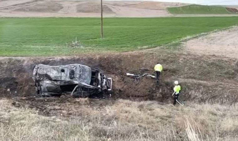 Hasta taşıyan ambulans kamyonete çarpıp alev aldı: 5 yaralı