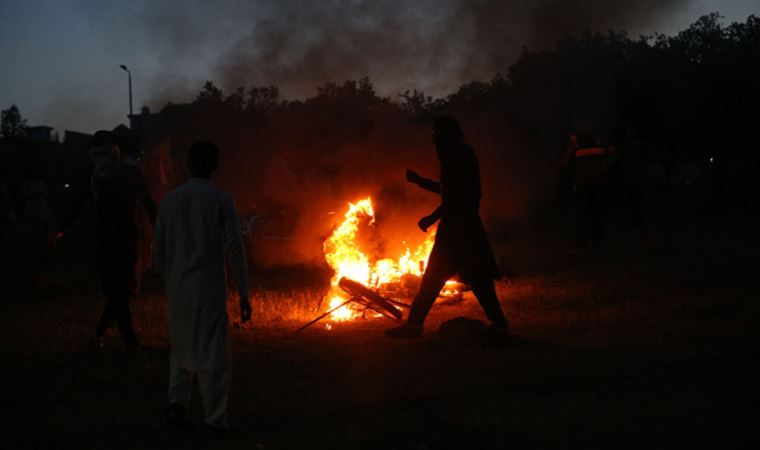 Pakistan'da hükümet, güvenliğin sağlanması için başkent İslamabad'da orduyu göreve çağırdı