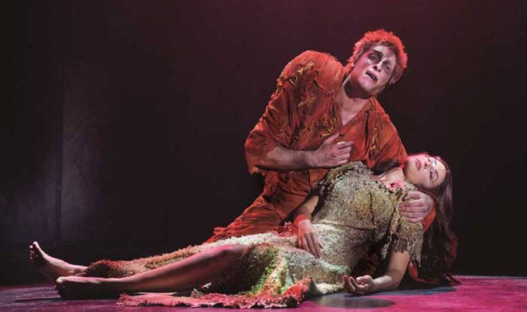 Victor Hugo’nun romanından sahneye uyarlanan ‘Notre Dame Paris’ Zorlu PSM’de