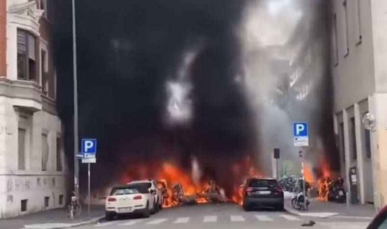 Milano'nun merkezinde otomobiller alev aldı