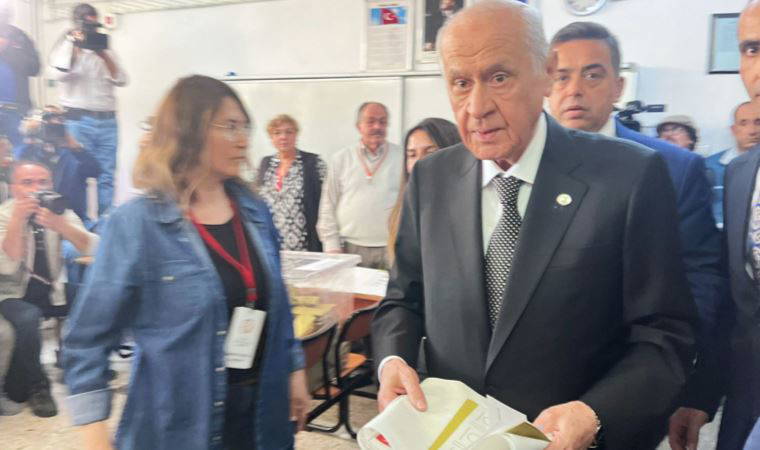 MHP Genel Başkanı Devlet Bahçeli Ankara'da oyunu kullandı