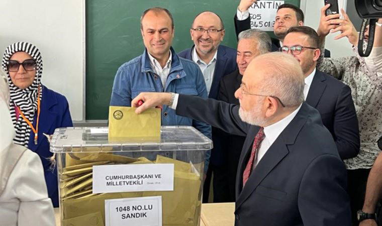 Saadet Partisi lideri Temel Karamollaoğlu Ankara'da oyunu kullandı