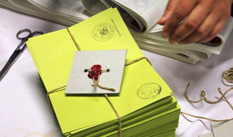 İHD'den seçim ara raporu: 'AKP lehine toplu oy, sandık öncesi pusulaya mühür ve müşahitlere saldırı'