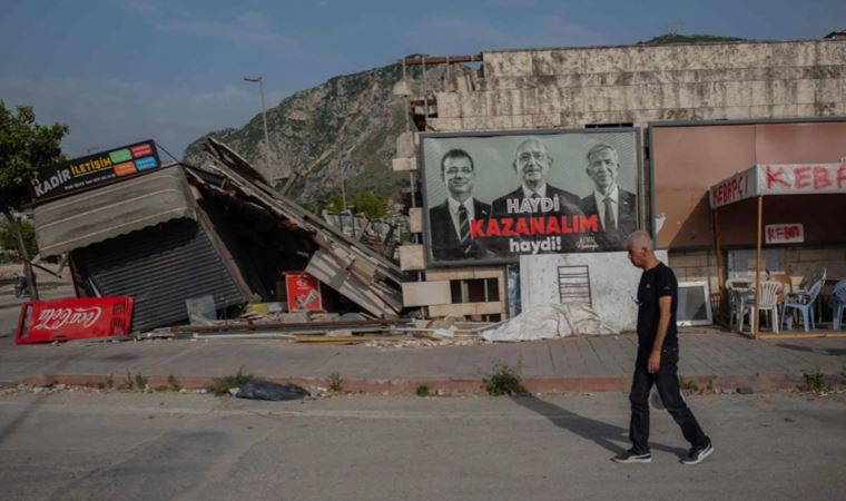 New York Times: 'Depremzedeler oy kullanmakta zorlandı'