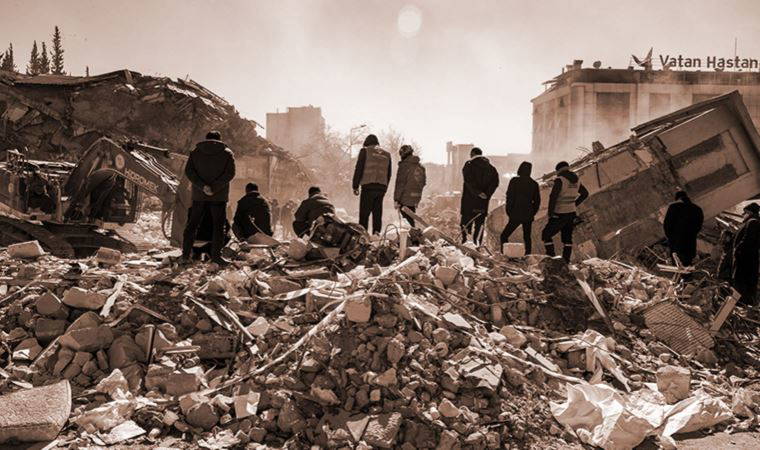 Hatay'da kaybolan kişi depremde yıkılan binanın enkazındaki su birikintisinde ölü bulundu