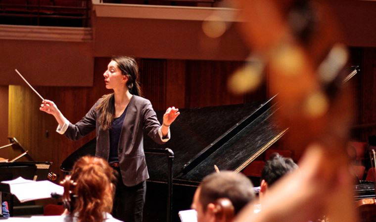 Orkestra şefi Nisan Ak'ın paylaşımı gündem oldu: 'Kadınların görünürlüğüne önem veriyorsan ikinci turda oy ver'