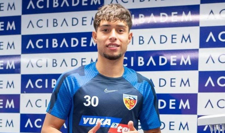 Kayserispor, Talha Sarıarslan'ın sözleşmesini 2 yıllığına uzattı