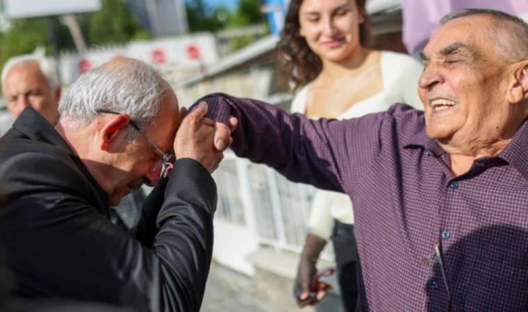 Kılıçdaroğlu'ndan öğretmen Mehmet Uğur'a ziyaret