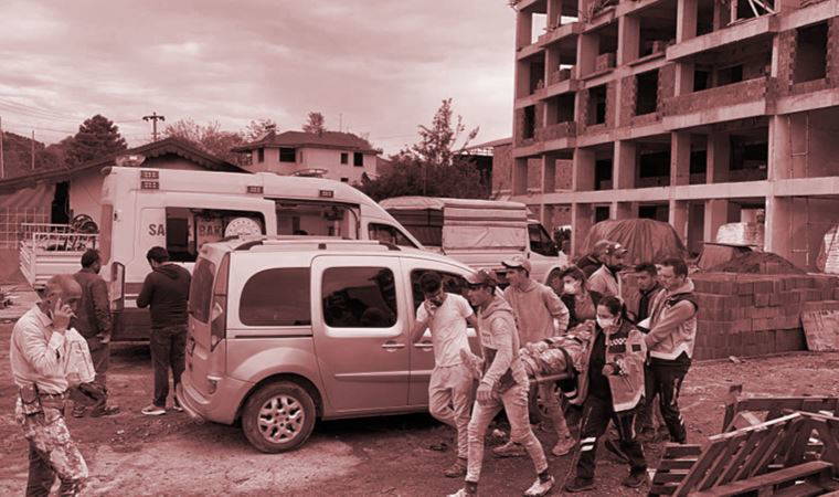 Ordu'da inşaat iskelesi çöktü: 4 işçi yaralandı (02 Mayıs 2023)