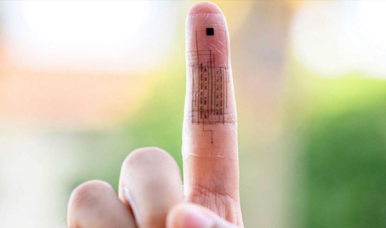 Dokunma hissi veren elektronik deri üretildi: Doğrudan beyinle konuşuyor!