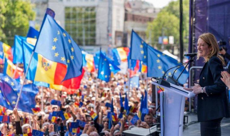 Moldova'da AB'ye üye olma mitingi: Binlerce kişi katılım sağladı