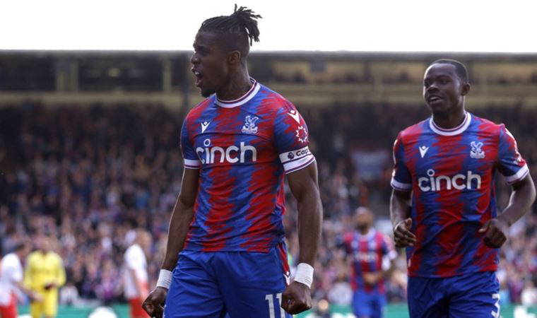 Fenerbahçe'de Wilfried Zaha'ya ilk teklif!