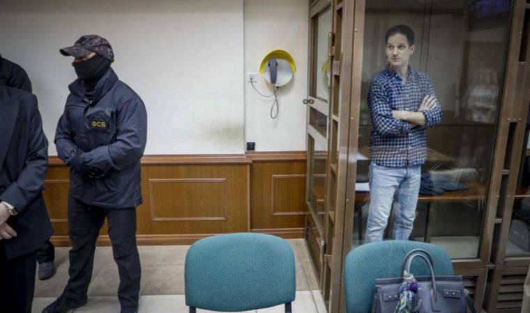 Rusya'da casuslukla suçlanan Wall Street Journal muhabirinin tutukluluk süresi 3 ay uzatıldı
