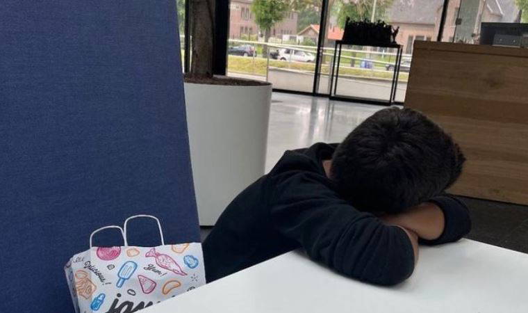 Depremzede olduğunu söyleyen 5 yaşındaki Türk çocuk Hollanda’da tek başına bulundu